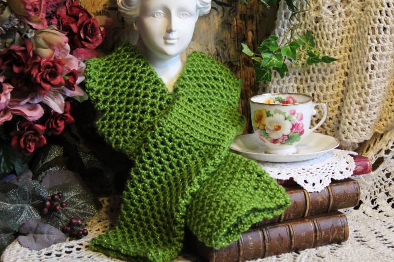 Damen Hand Gehäkelt Funkelnden Frühling Grün Lange Fingerlose Handschuhe - Eine Größe von VictorianChics