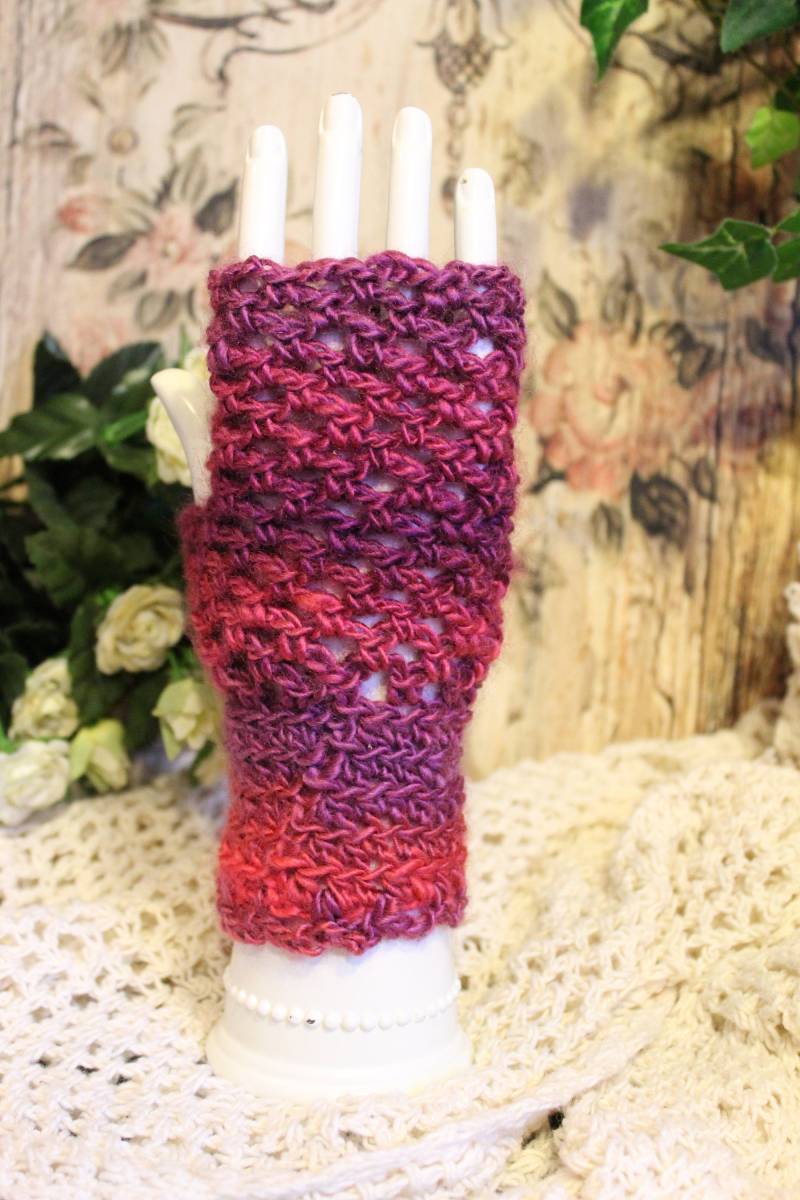 Frauen Bunt Spaß Hand Gehäkelt Fingerless Handschuhe - Eine Größe von VictorianChics