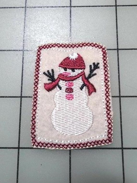 Schneemann Aufnäher, Gestickte Applikation Oder Ecru, Schwarz, Weiß, Weinrot, 4, 5 X 5 cm. Zuhause Nähen, Jacke Verschönern, Annähen von VictorianWardrobe