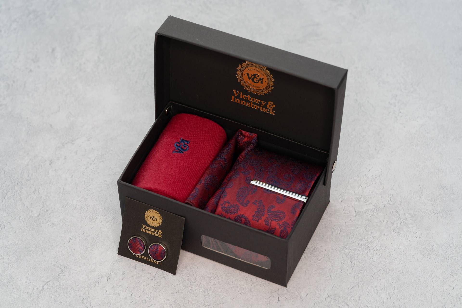 Krawatte, Einstecktuch, Socken, Krawattenklammer, Revers Blume, Manschettenknöpfe/Geschenk Für Ihn Hochzeit Groomsmen Set Krawatte Rot Paisley | V&i von VictoryAndInnsbruck