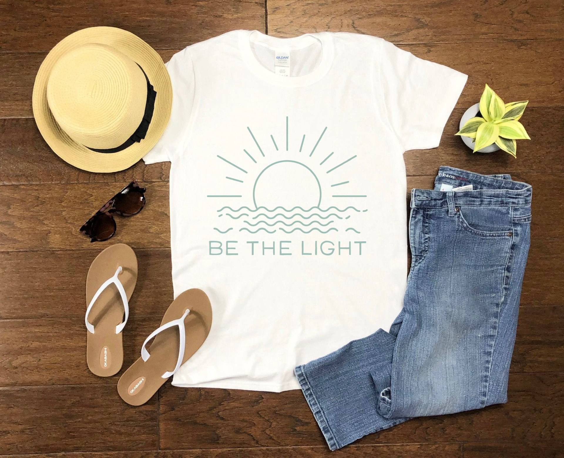 Be The Light Shirt, T-Shirt, Bibelvers Kirche Geschenk Für Ihn, Sie, Religiöses Unisex, Christliches Shirt von VictoryAttire