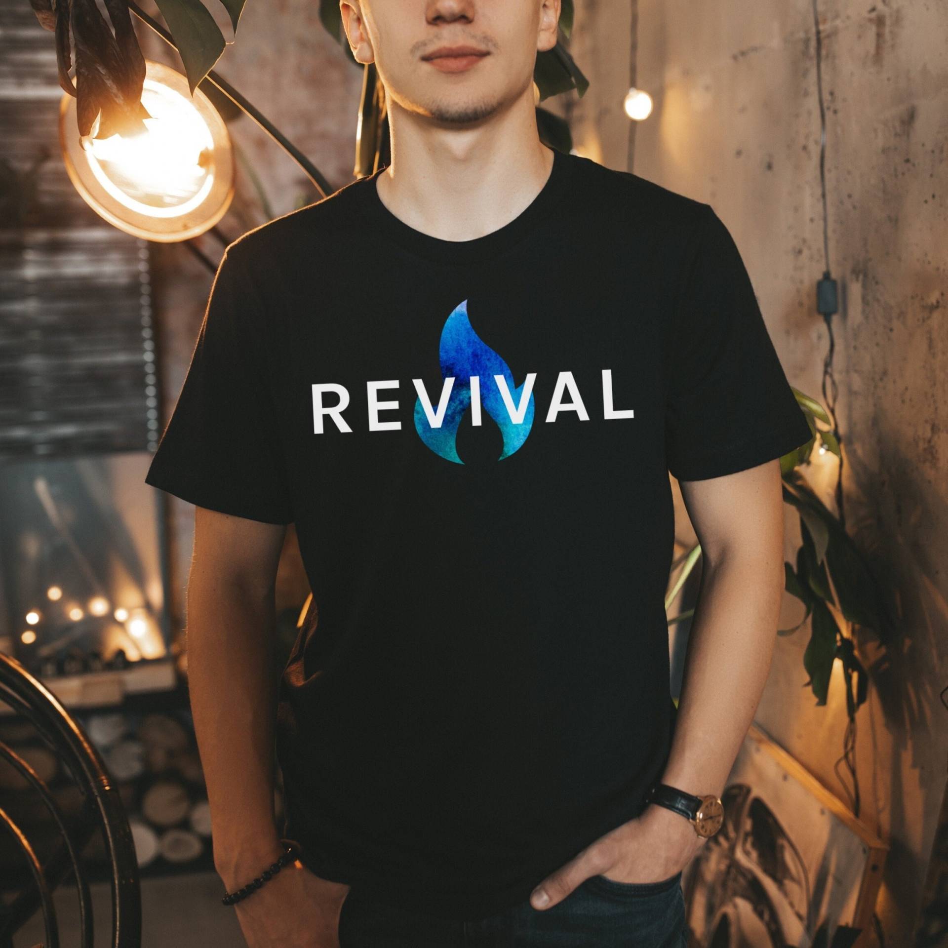 Blue Flame Revival T-Shirt, Shirt, American Revival, Christian Holy Spirit Fire, Jünger Shirt von VictoryAttire