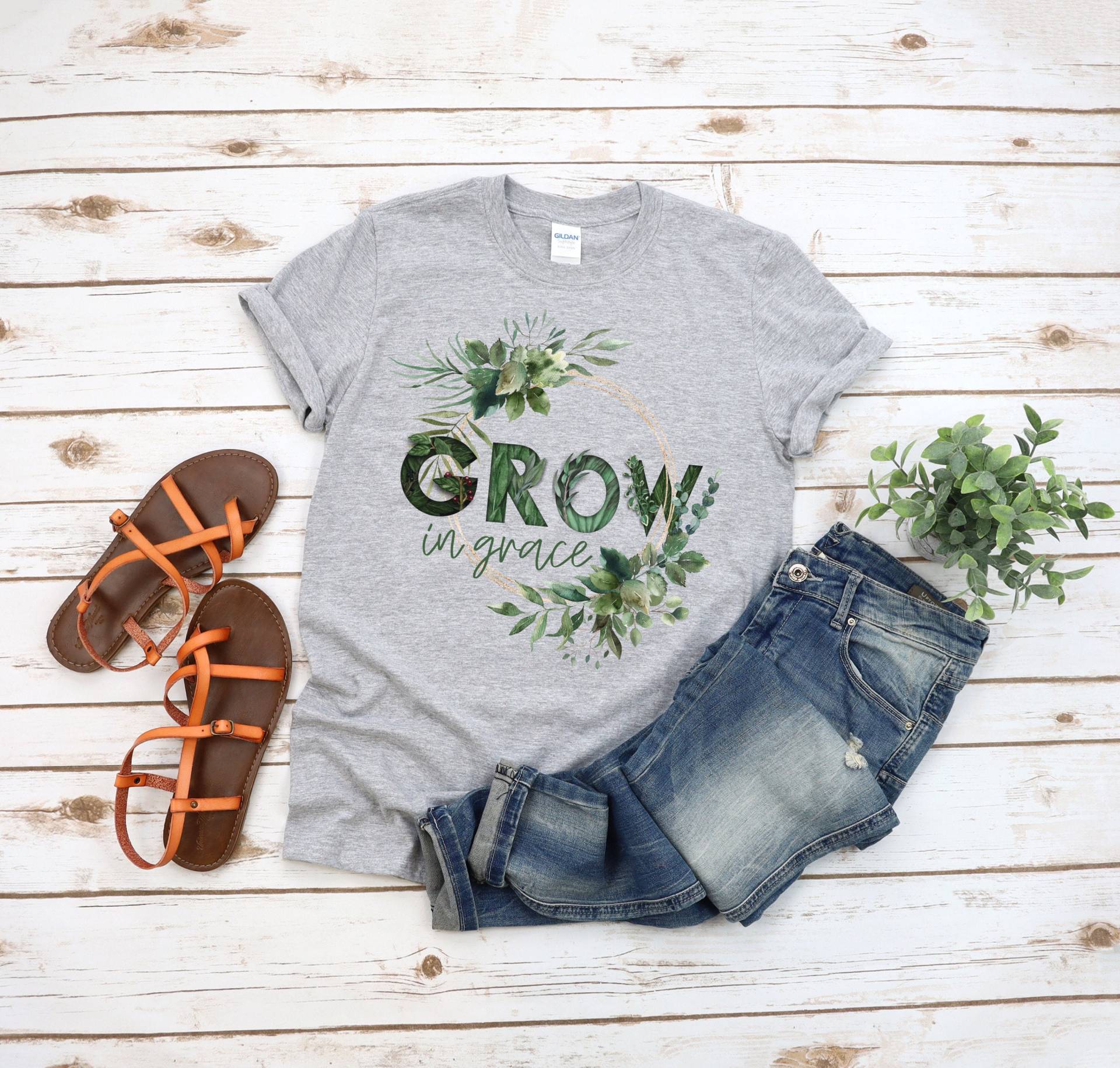 Grow in Grace, Natur Shirt, Bibel Vers, Grace Shirts, T-Shirt, Christliche Kleidung, Geschenk Shirt von VictoryAttire