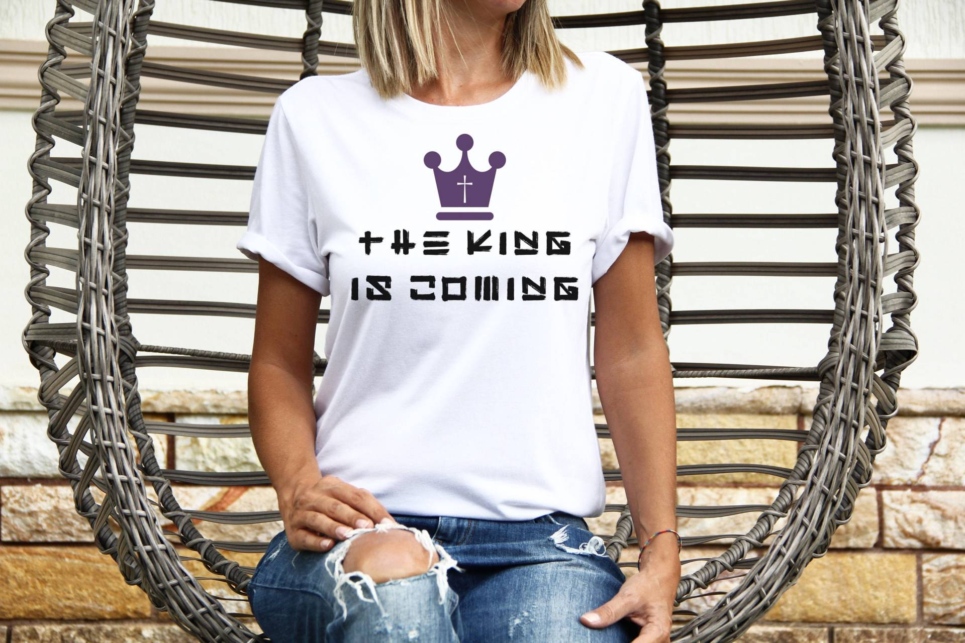 König Kommt T-Shirt, Christliche Kleidung, Jesus Ist König, Minimal Design, Glaube Christliches Lila Krone, T-Shirt von VictoryAttire