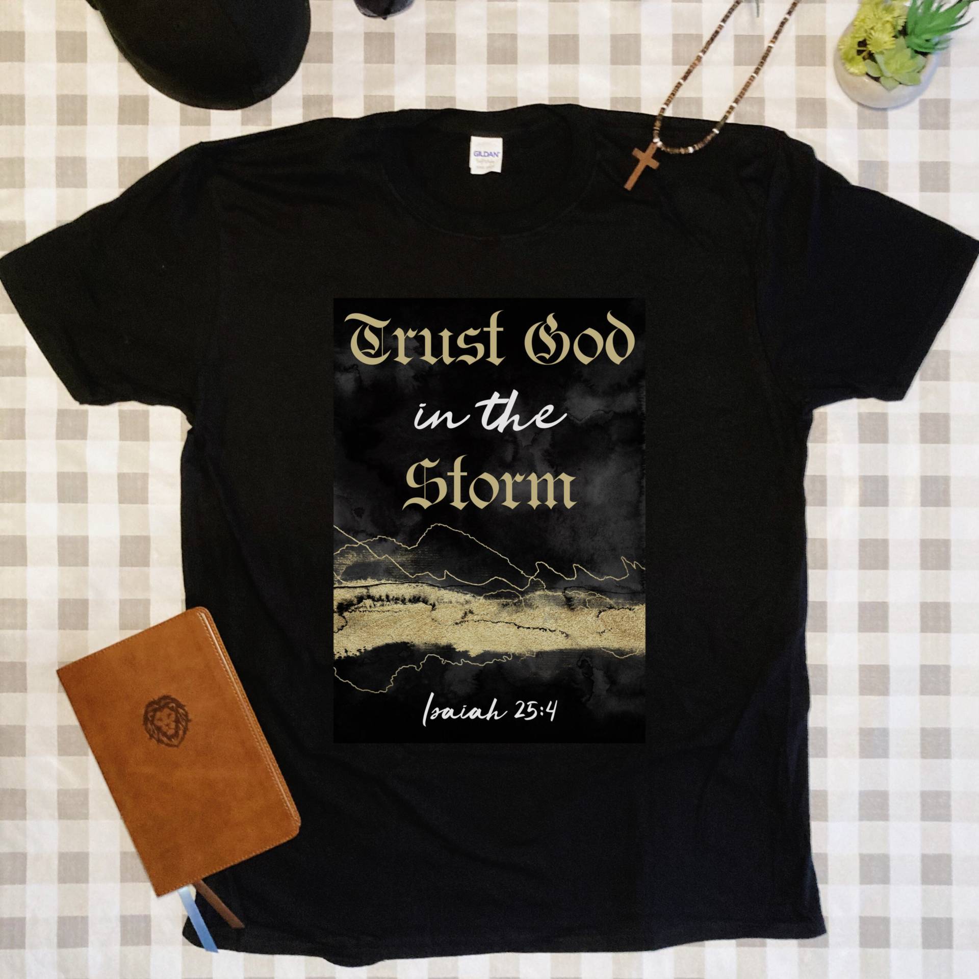 Trust God in The Storm T-Shirt, Shirt, Christliches Jesaja 254, Bibel Christliche Kleidung, Vertrauen in Den Herrn von VictoryAttire