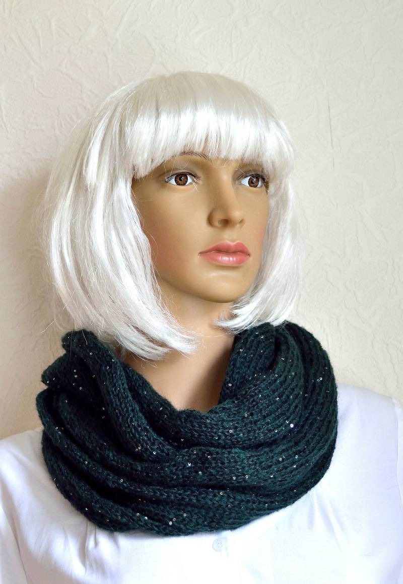 Handgemachte Damenmohair-Snood-Schal Mit Dekorativen Winzigen Scheiben von VidaKnitworks