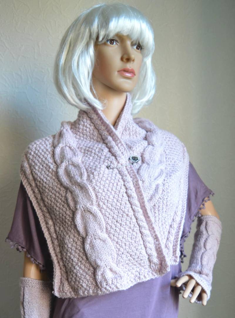 Handgestrickter Damen Schal Und Armstulpen Im Set von VidaKnitworks