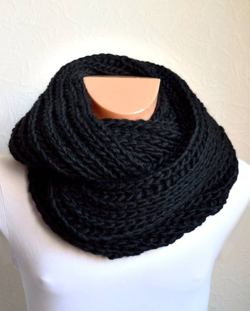 Handgestrickter Herren-Loopschal Aus Alpaka-Wolle von VidaKnitworks