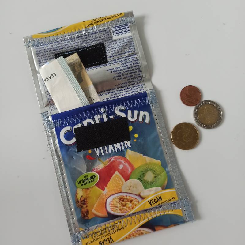 Capri-Sonne-Portemonnaie Multivitamin Geldbörse Upcycling Nachhaltig Öko Geldbeutel Damen Herren Hosentasche Klettverschluss Brustbeutel von Vielfach