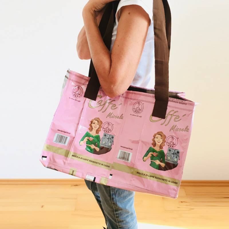 Großer Rosa Shopper Caffé Miscela Upcycling Nachhaltig Einkaufstasche Genäht Wasserfest Sporttasche Schultertasche Kaffetüten Alu Praktisch von Vielfach