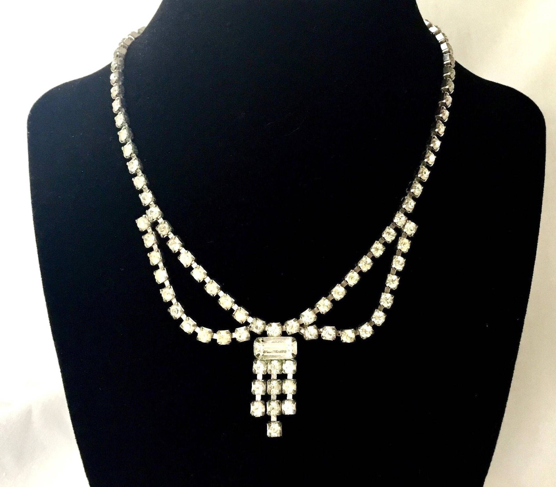 Vintage Strass Anhänger Halskette Silber Sparkle Brautschmuck von ViennaDelight