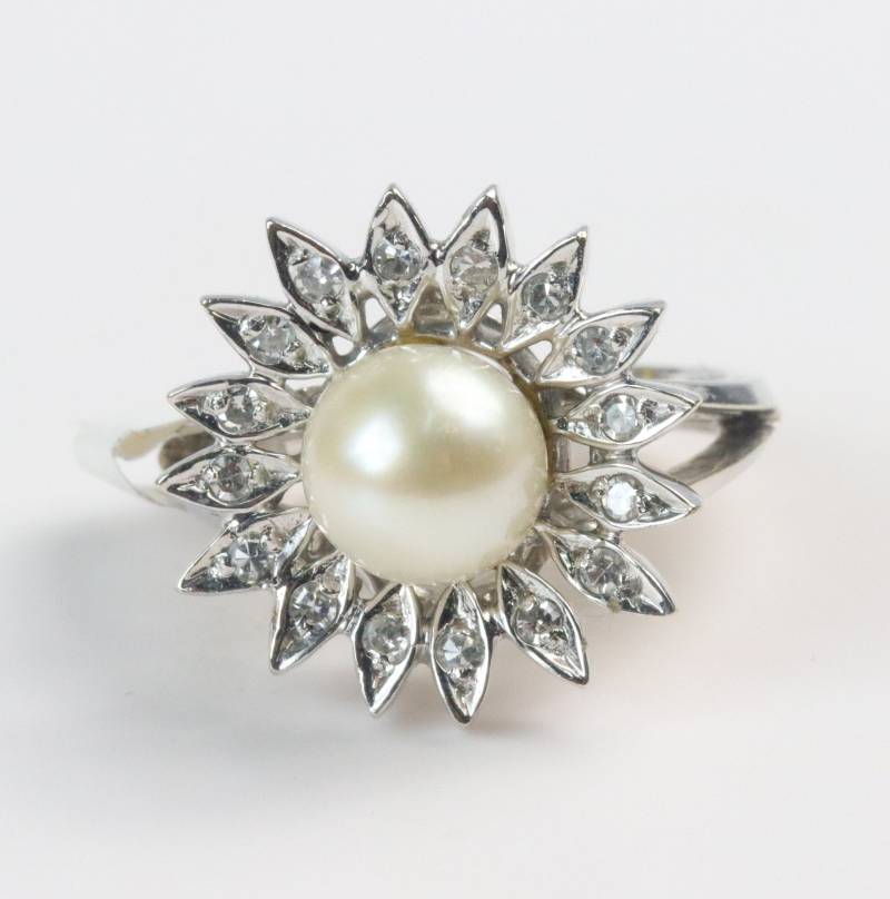 Antiker Süßwasserperlen Diamant Cocktail Ring in 14K Weißgold von ViennaJewelryandCo