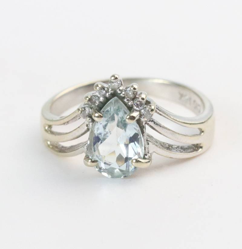 Birnenförmiger Aquamarin Diamant Ring - 14K Weißgold von ViennaJewelryandCo
