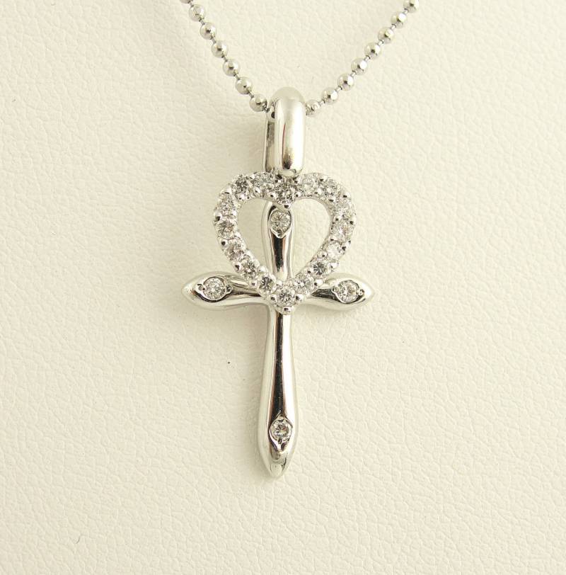 Open Heart & Diamond Cross Pendant-18K White Gold von ViennaJewelryandCo