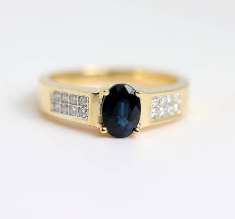 Oval Saphir Diamant Ring - 14K Gelbgold, Verlobungsschmuck, Geburtsstein von ViennaJewelryandCo