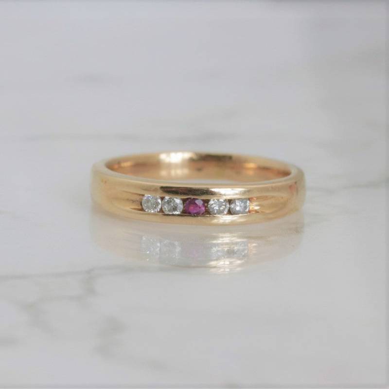 Rubin Diamant Hochzeit Band in 14 K Gelbgold von ViennaJewelryandCo