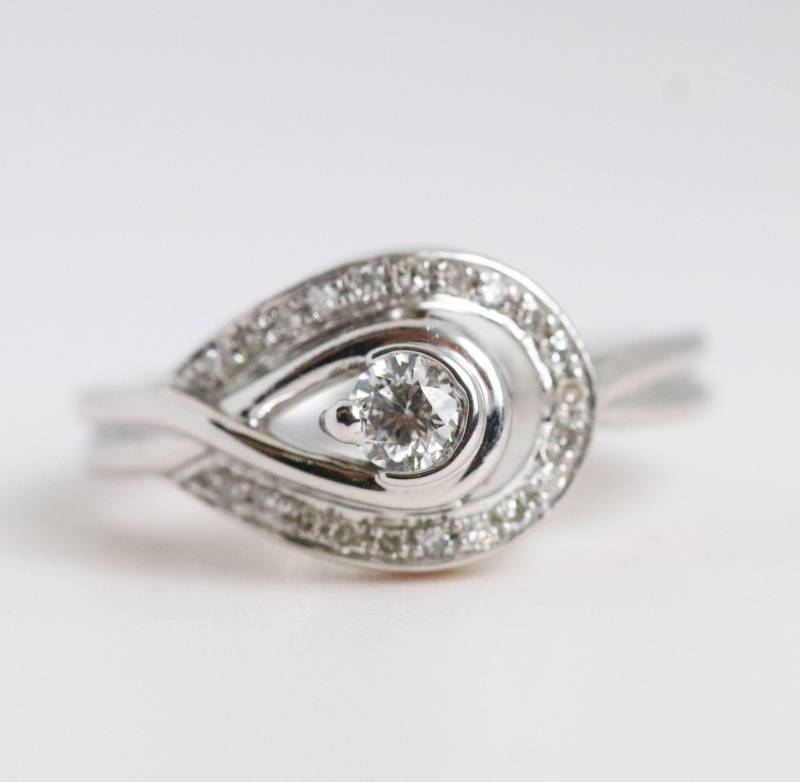 Runder Diamant Ope Eye Verlobungsring in 14K Weißgold von ViennaJewelryandCo