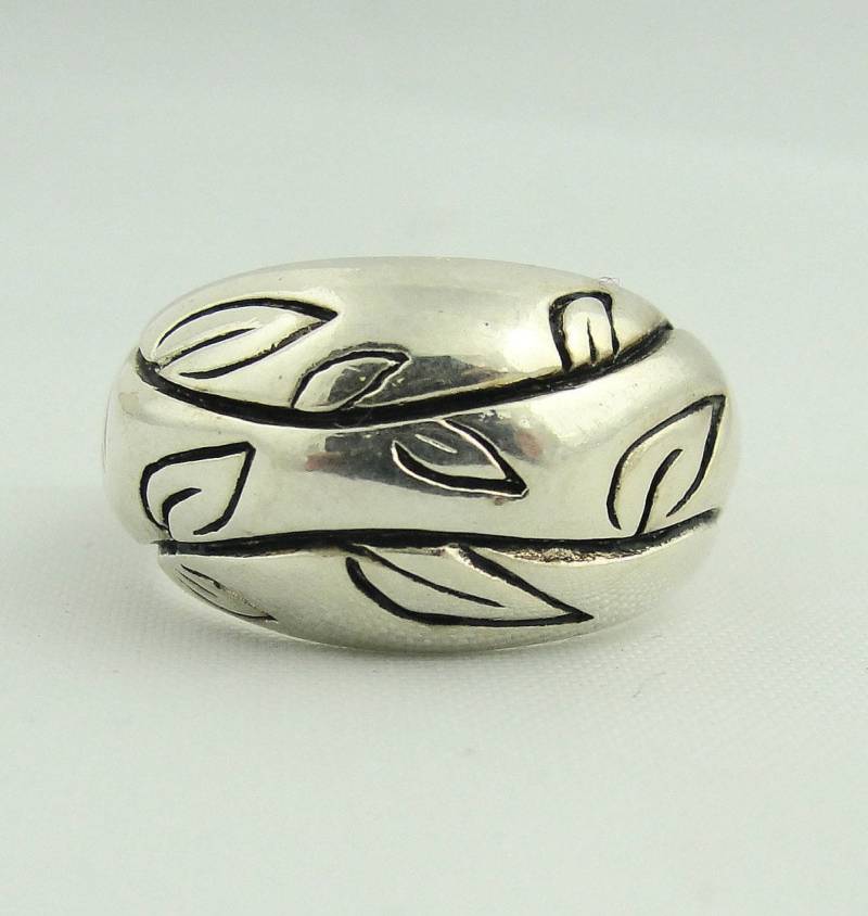 Vintage Handgeschnitzter Blätter Ring - Sterling Silber von ViennaJewelryandCo