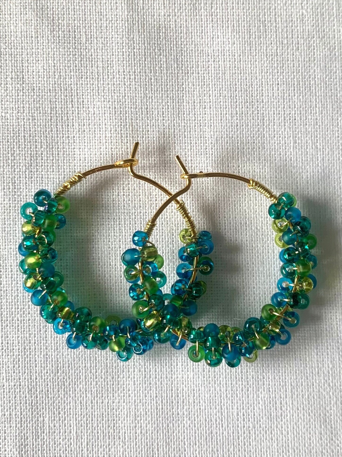 Bunte Perlen Creolen I Wire Wrapped Bead Handmade Bunte Perlen Creolen I Wire Wrapped Bead Handmade von VierRosen