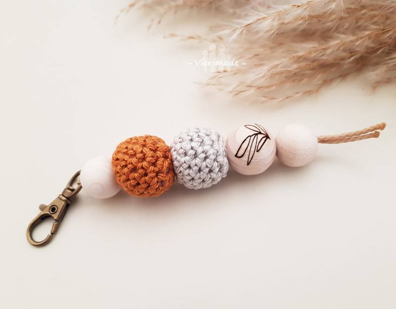 Schlüsselanhänger, Schlüsselanhänger Mit Gravur, Gehäkelt, Holz, Geschenk Für Sie Ihn, Blatt, Regenbogen, Sonne Schlüsselanhänger, Schlüsselanhänger Mit Gravur, Gehäkelt, Holz, Geschenk Für Sie Ihn, Blatt, Regenbogen, Sonne von Vierimade