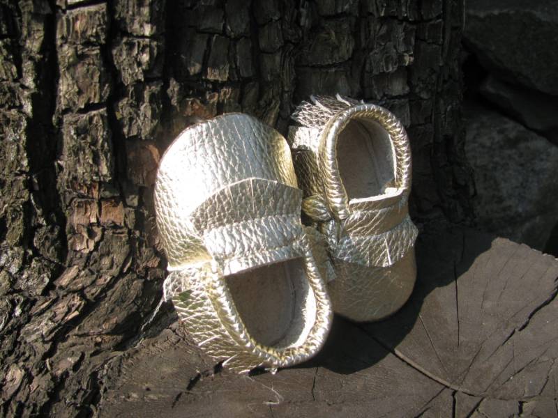 Baby Mokassins Gold Lederschuhe Kleinkind Taufe Babyschuhe Weihnachten Moccs von Viffi
