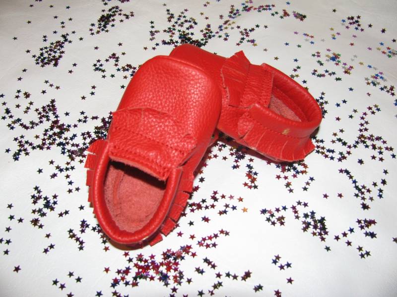 Rote Baby Mokassins. Kleinkind Weihnachtsbaby Moccs. Babyschuhe von Viffi
