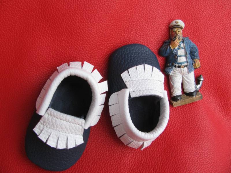 Weiße Und Blaue Babyschuhe. Baby Mokassins.navy Mokassins. Kinder Kleine Mädchen Mokassins.baby Boy Weiße Und Blaue Babyschuhe. Baby Mokassins.navy Mokassins. Kinder Kleine Mädchen Mokassins.baby Boy von Viffi