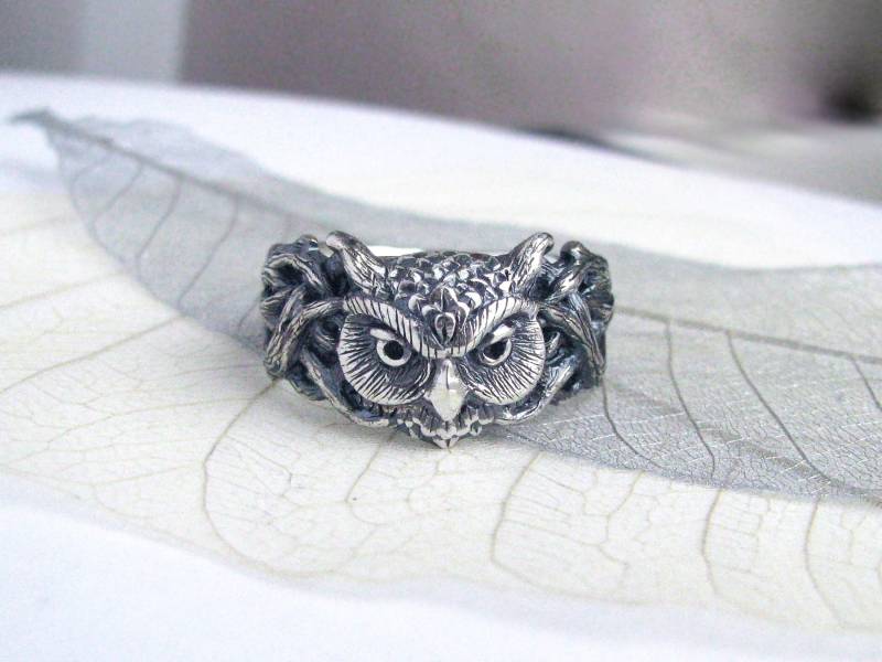 Entfesseln Sie Die Vogelliebhaber in Ihnen Mit Unserem Atemberaubenden Silber-Eulenring - Eine Einzigartige Ergänzung Ihrer Schmuckkollektion von Vigmarr