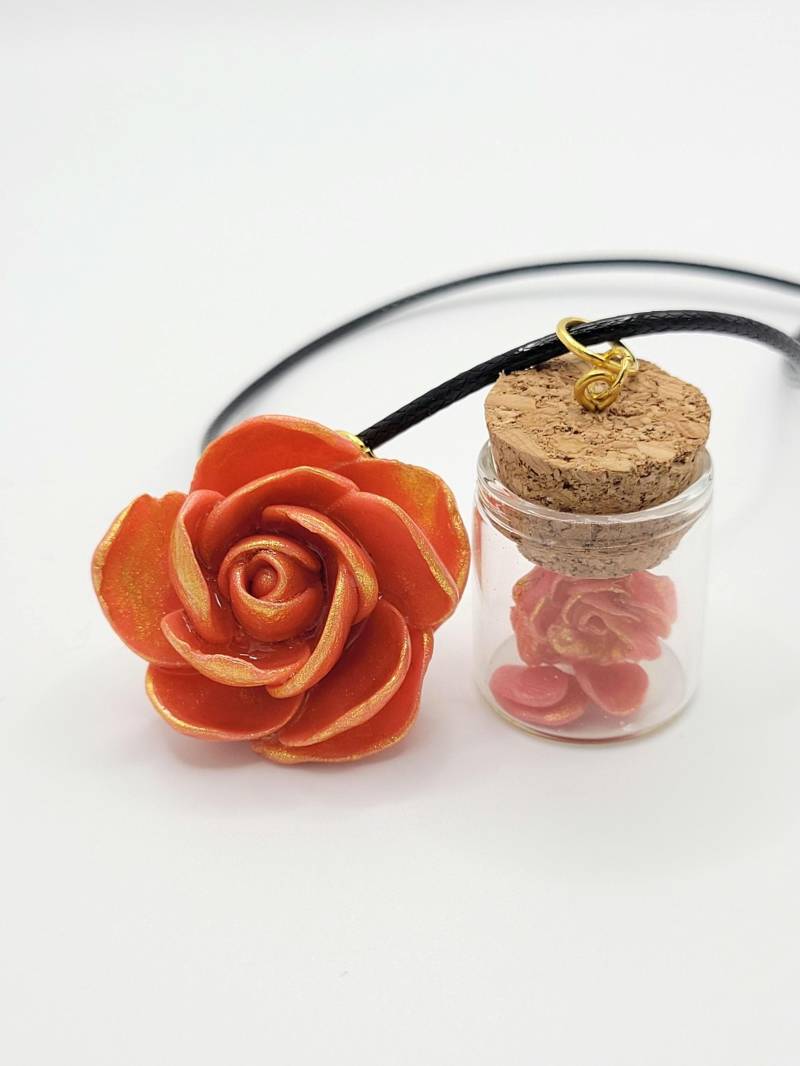 Halskette, Fläschchenkette , Rosenkette, Glow in The Dark von VikasCreativeWorld