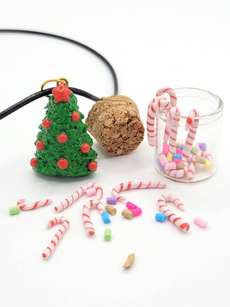 Halskette, Tannenbäumchen Fläschchenkette, Weihnachtskette von VikasCreativeWorld