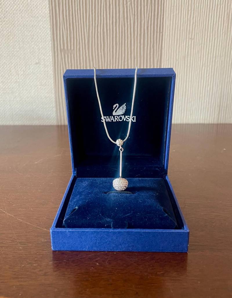 Swarovski Weißgold Plattiert Kristall Modernist Anhänger Halskette 2.26G von Vikella70