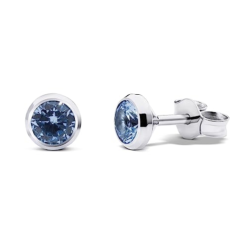 TIABELLE – Ohrstecker TRUMPET aus Titan mit funkelnden Swarovski® Zirconias – Silberfarbene Ohrringe für Damen – allergenfrei & hautverträglich – Handmade in Germany (MIDI | 5,1 mm ø | Light Blue) von TIABELLE