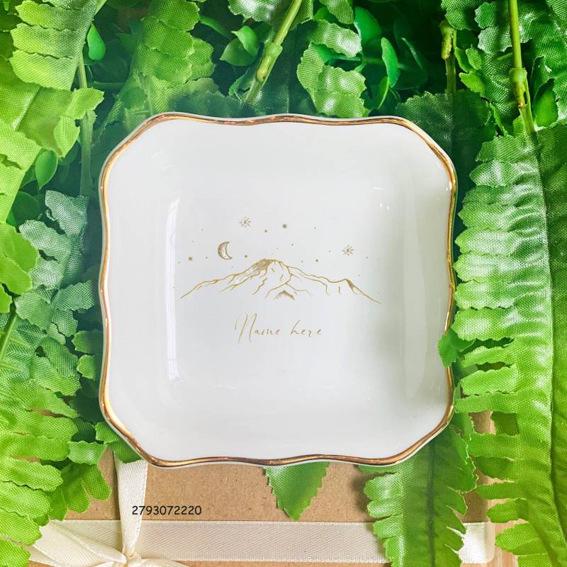 Personalisierte Berg Ring Schale Verlobungsgeschenk, Hochzeitstag Geschenke Für Frau von ViktorNCrafts