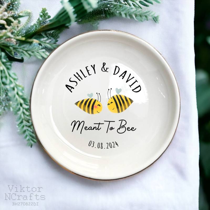 Personalisierte Hochzeit Ring Teller-Bee Verlobungsgeschenk Für Braut Zu Sein Brautparty von ViktorNCrafts