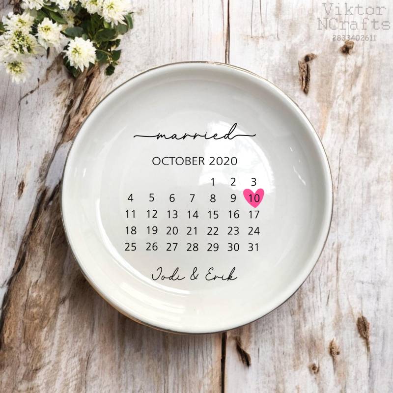 Benutzerdefinierte Hochzeitsdatum Geschenk Für Das Paar-Personalisierter Kalender Geschenk-Verlobung Ring-Teller-Hochzeits-Andenken-Brautpaar von ViktorNCrafts