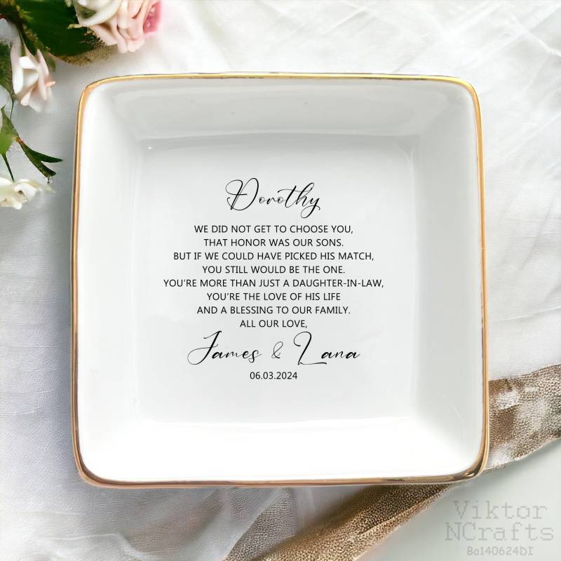 Personalisierte Schwiegertochter Geschenk Von Den Eltern Des Bräutigams-Tochter Schmuck Dish-Bridal Shower von ViktorNCrafts