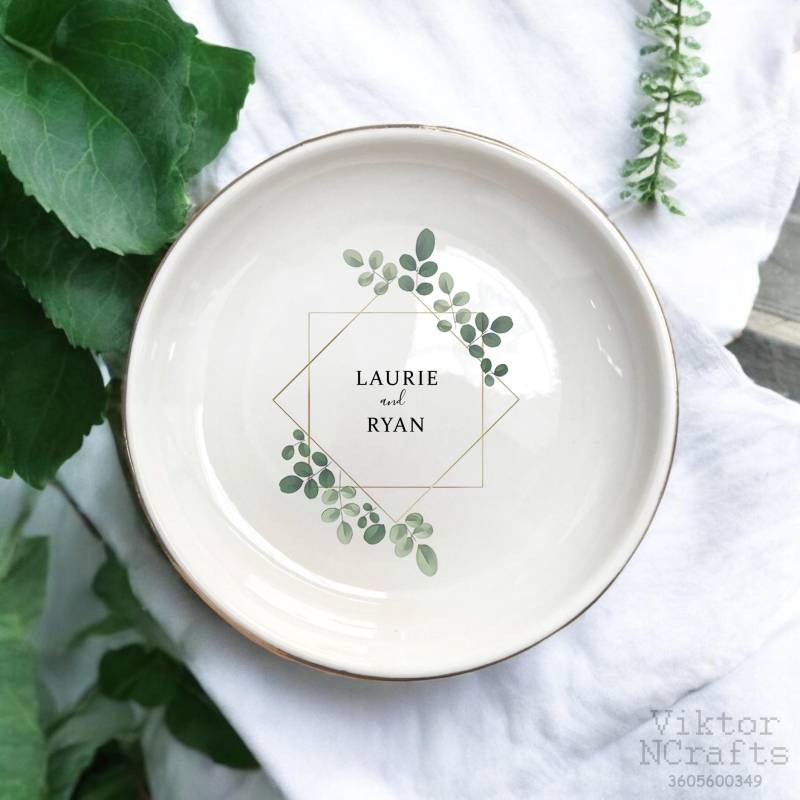 Personalisierte Engagierte Ring Dish-Engagement Geschenk Für Paar-Custom Hochzeit Gefälligkeiten-Braut Und Bräutigam von ViktorNCrafts