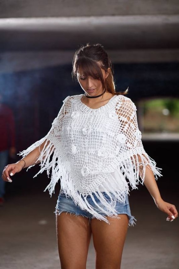 Gehäkelter Baumwollponcho Mit Fransen Boho Brautvertuschung von VikysKnitNCrochet