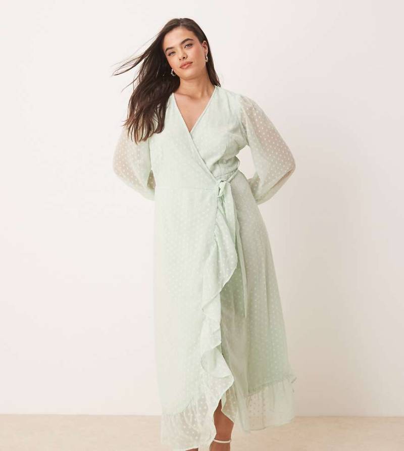 Vila Curve - Maxi-Wickelkleid aus Dobby-Stoff in Salbeigrün mit Rüschen von Vila Curve