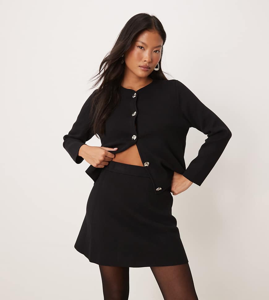 VILA Petite - Gerippter Minirock in Schwarz, Kombiteil von Vila Petite