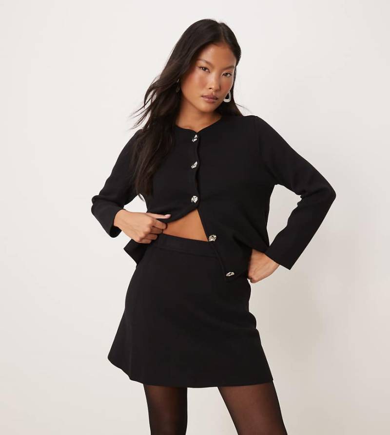 VILA Petite - Gerippter Minirock in Schwarz, Kombiteil von Vila Petite