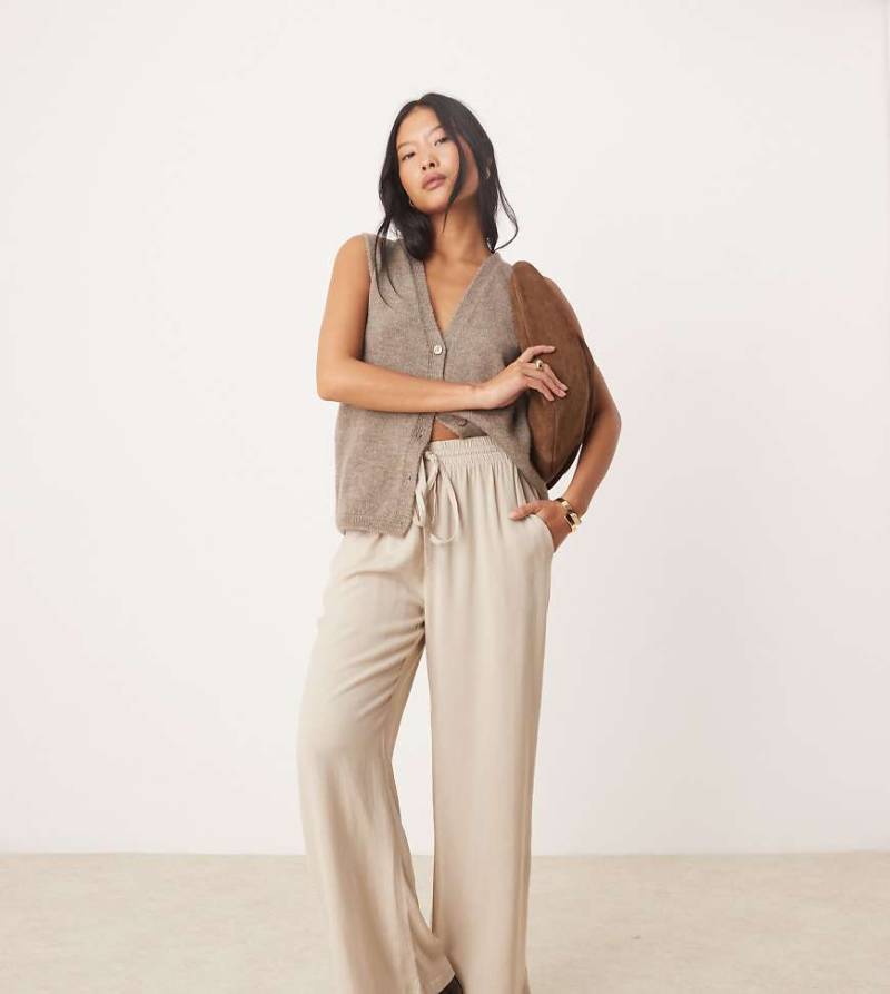 VILA Petite - Hose in Stein mit Leinen-Haptik, weitem Schnitt und Bindegürtel-Neutral von Vila Petite