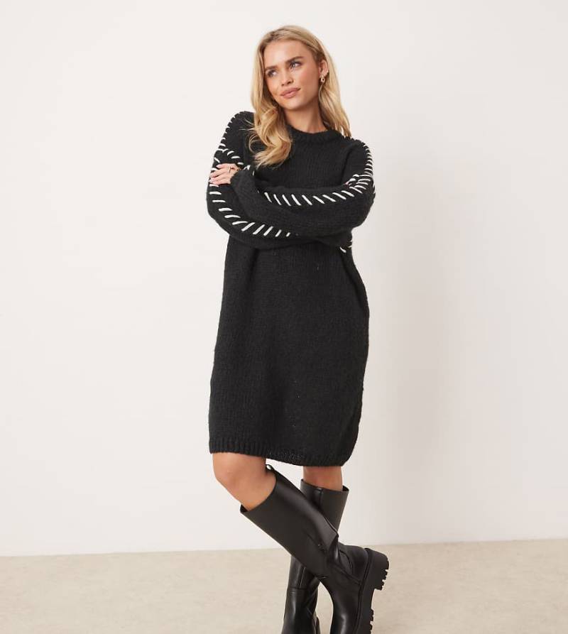 VILA Petite - Kurzes Pulloverkleid aus Strick in Schwarz mit Kontrastnaht von Vila Petite