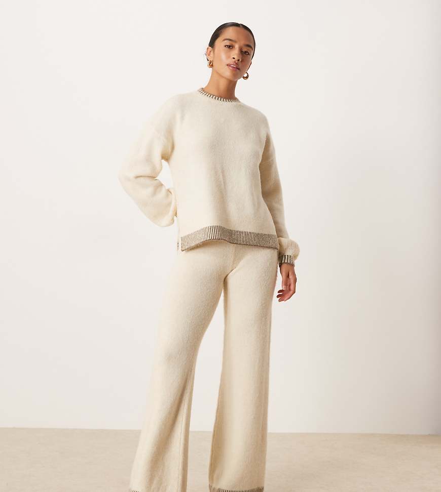 VILA Petite - Strickhose in Cremeweiß mit weitem Bein und Kontrastbesatz, Kombiteil von Vila Petite