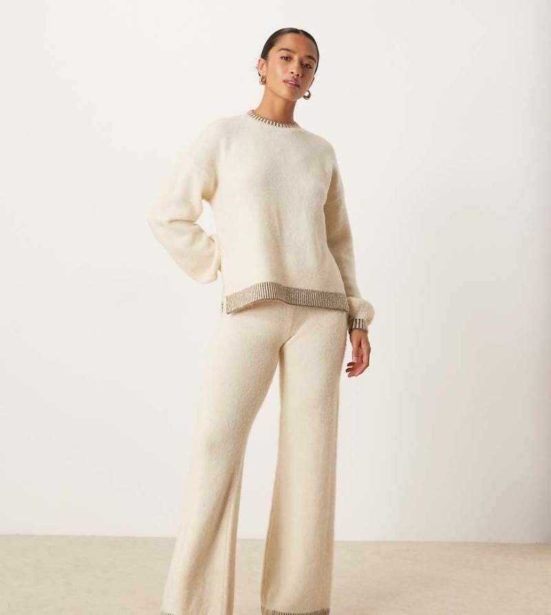 VILA Petite - Strickhose in Cremeweiß mit weitem Bein und Kontrastbesatz, Kombiteil von Vila Petite