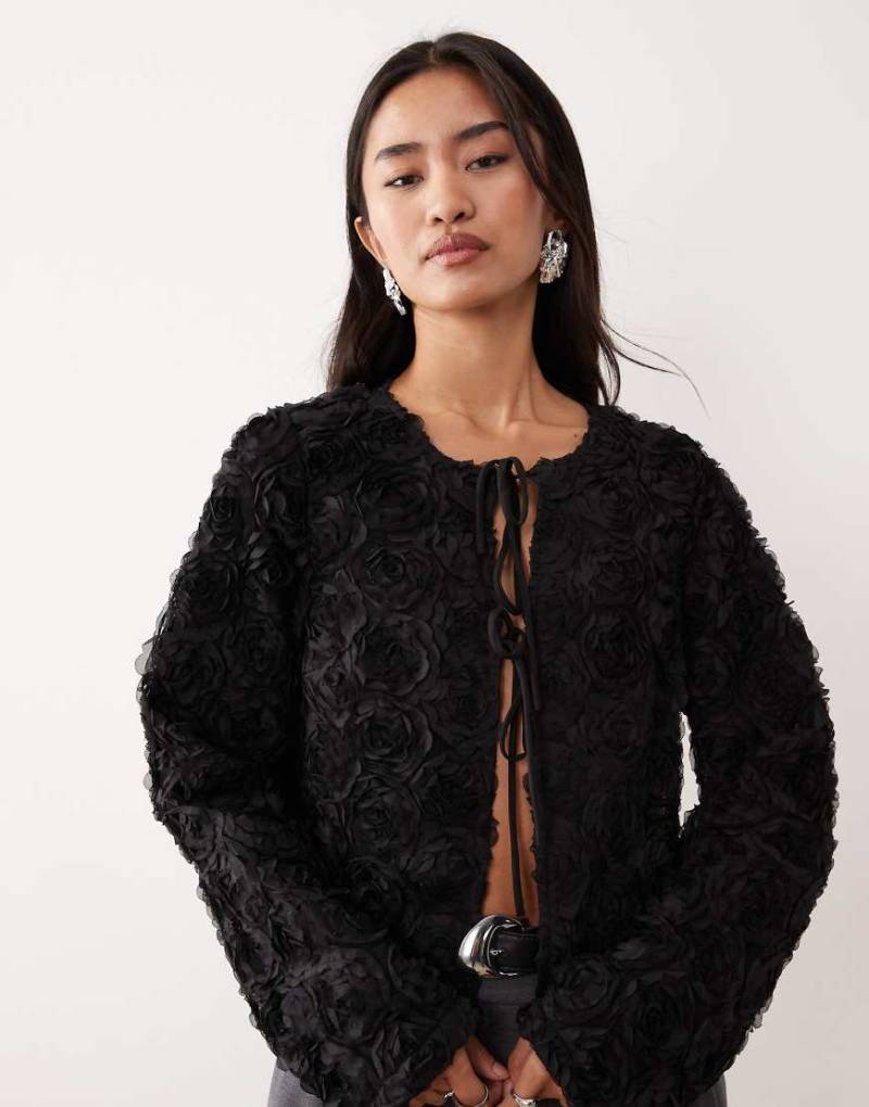 VILA - Bluse in Schwarz mit 3D-Blumenstruktur von Vila