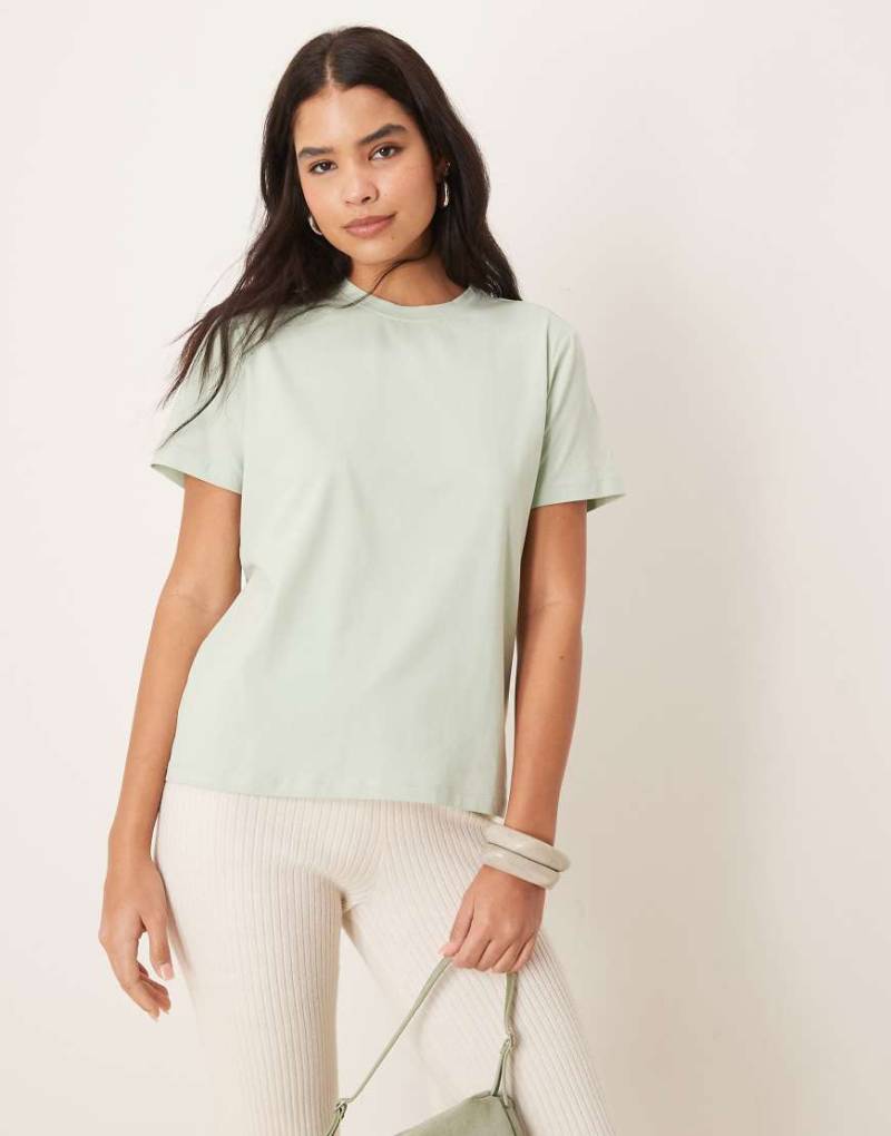 VILA - Boyfriend-T-Shirt in Lehmgrün mit Oversize-Schnitt von Vila