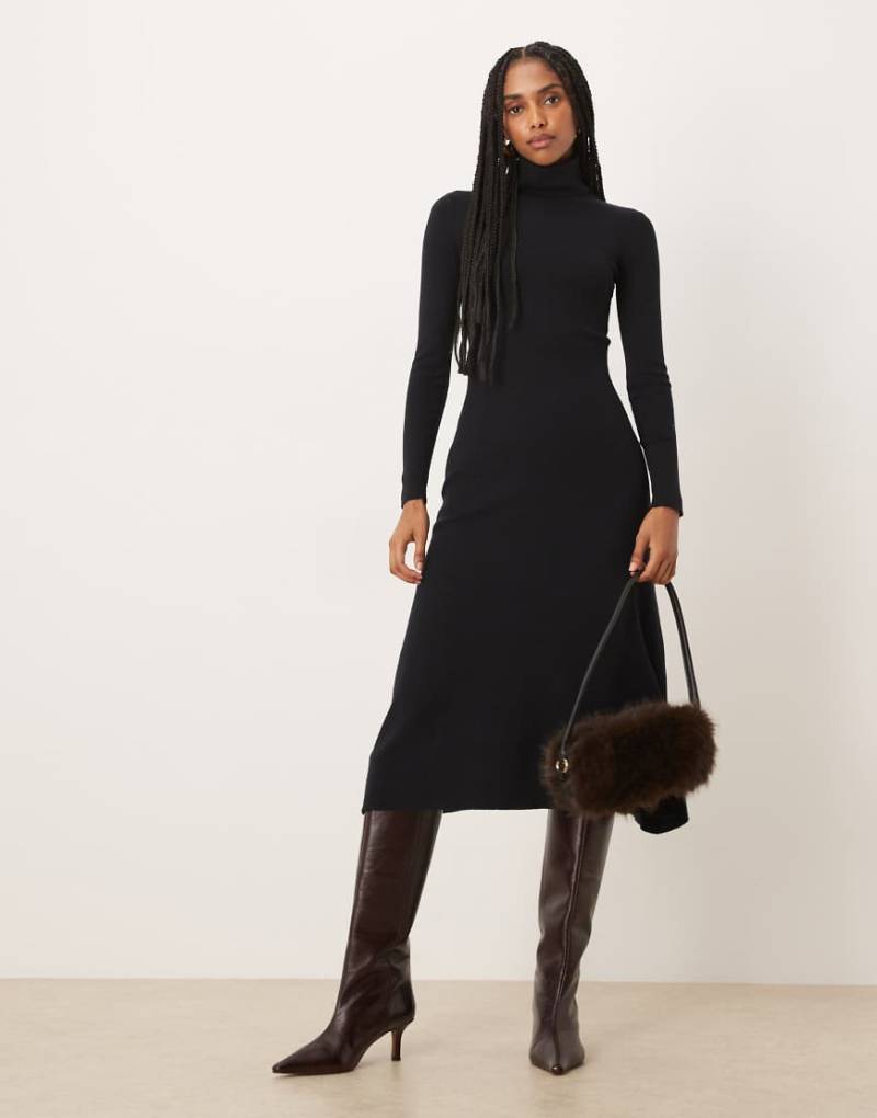 VILA - Geripptes Maxi-Strickkleid in Schwarz mit Rollkragen von Vila