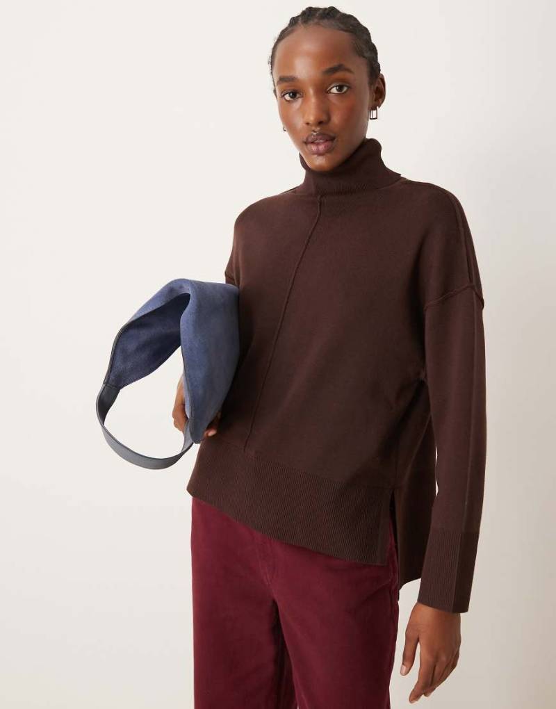 VILA - Hochgeschlossener Oversize-Pullover in Schokobraun mit Ziernähten von Vila