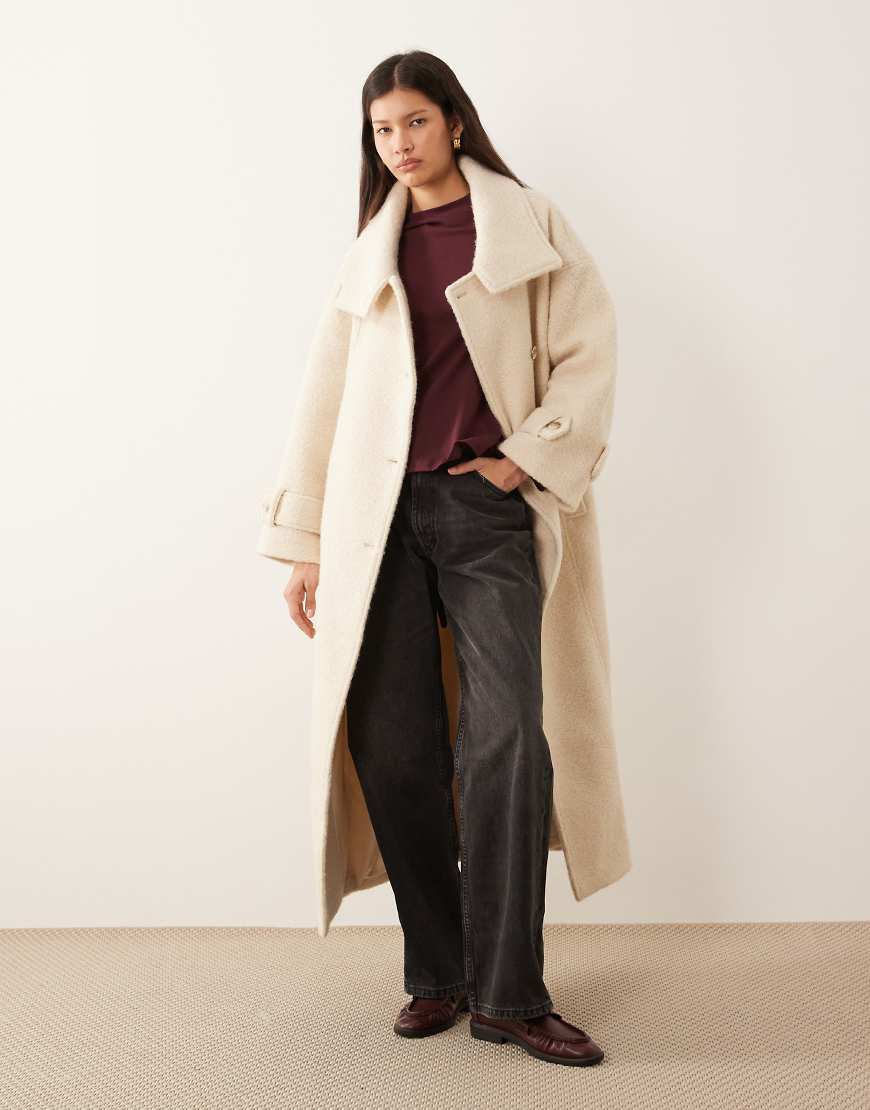 VILA - Hochwertiger, eleganter Bouclé-Mantel in Cremeweiß mit Stehkragen von Vila